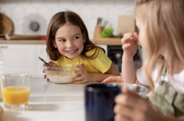 Reguliarūs pusryčiai ir subalansuota mityba – raktas į gerą moksleivių sveikatą