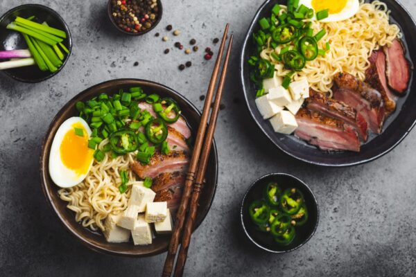Savaitgalis su azijietišku prieskoniu – 3 idėjos, ką pasigaminti, kai norisi lengvos ir nenuobodžios vakarienės