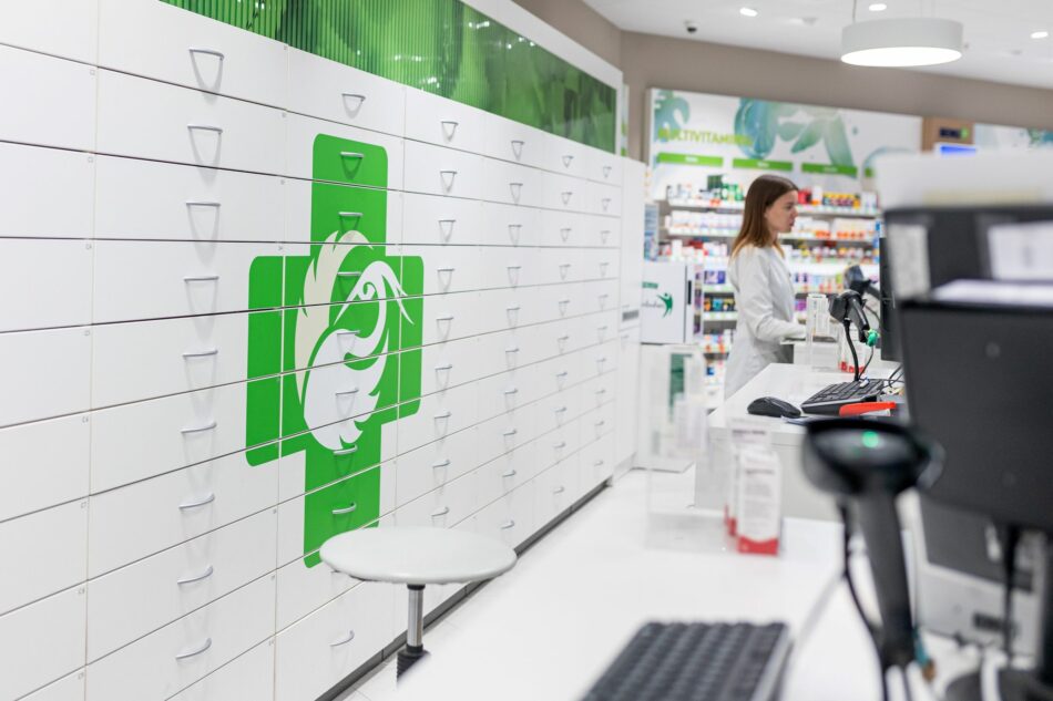 Kai reikia čia ir dabar: internete užsakytas prekes vaistinė suruoš per valandą